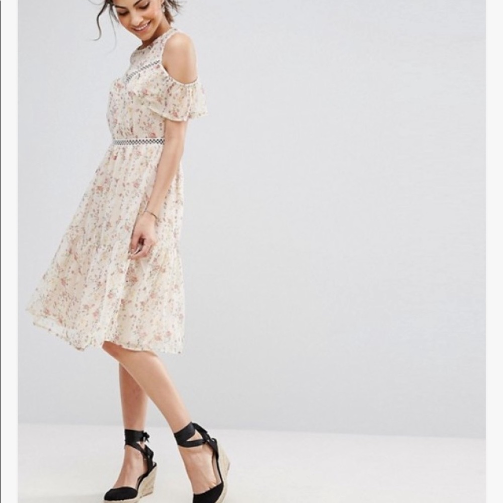Boohoo Floral Dress with Ladder Inserts. NWOT